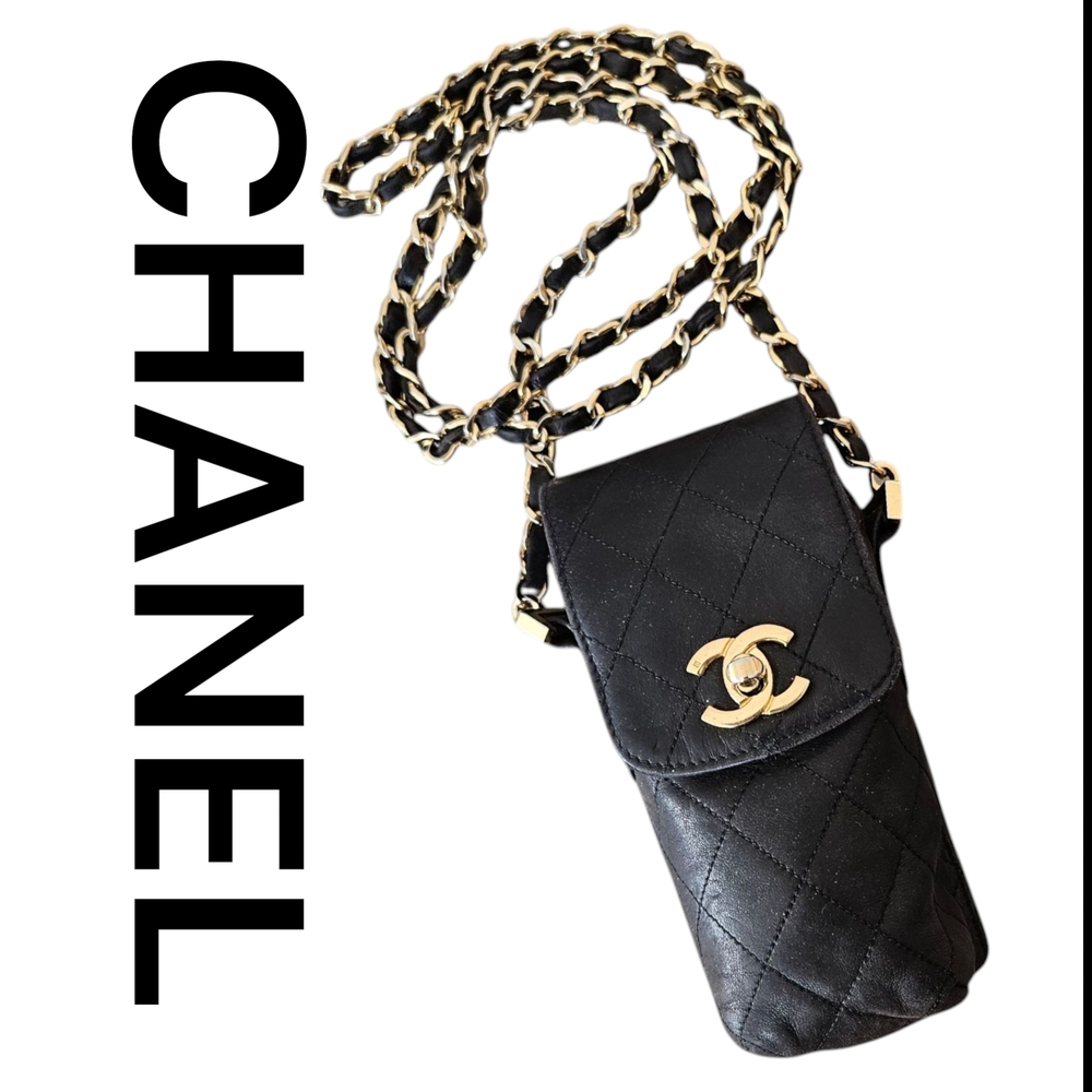 CHANEL Matelasse Black Diamond Quilted Leather Crossbody Vintage